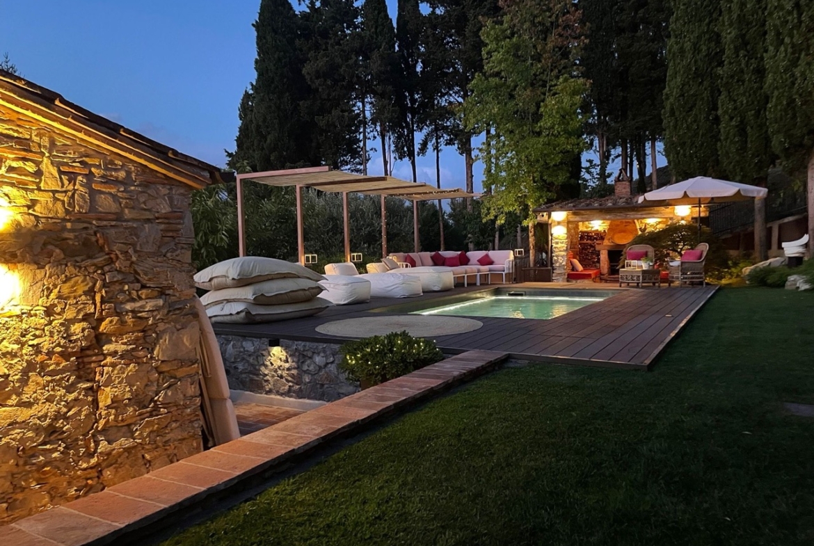 Luxury Villa in Montemagno – Tuscany