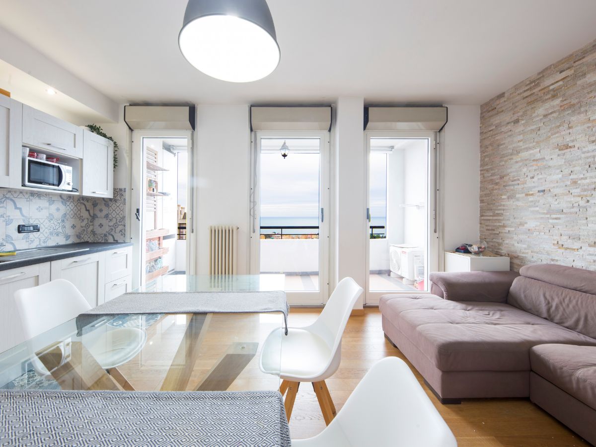 Trilocale ristrutturato vista mare – Quarto Alto