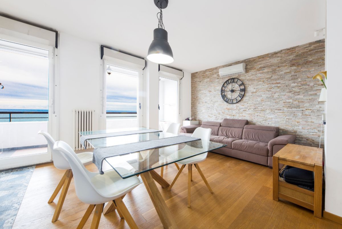Trilocale ristrutturato vista mare – Quarto Alto