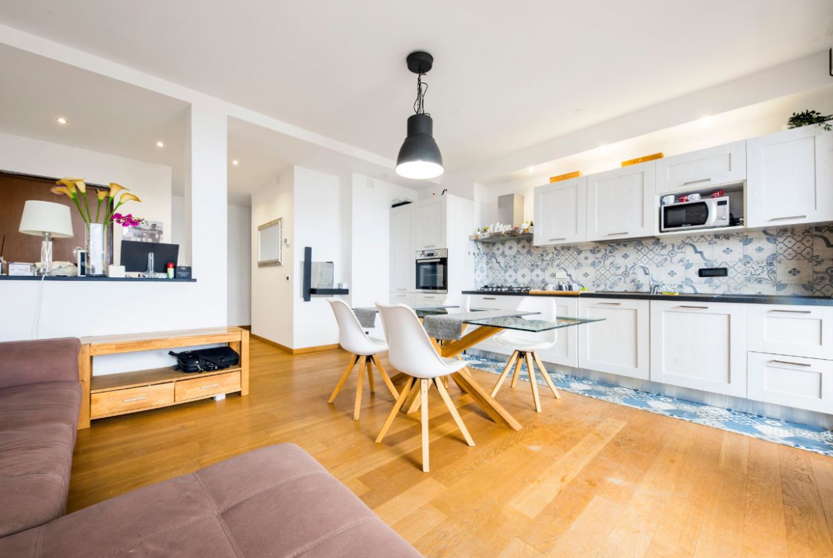 Trilocale ristrutturato vista mare – Quarto Alto