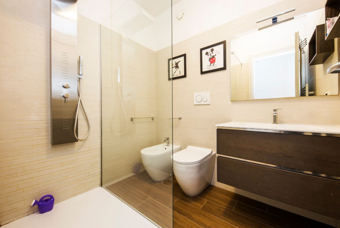 Trilocale ristrutturato vista mare – Quarto Alto