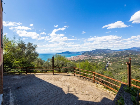 Santa Giulia di Lavagna – Vista mare e potenziale da sogno