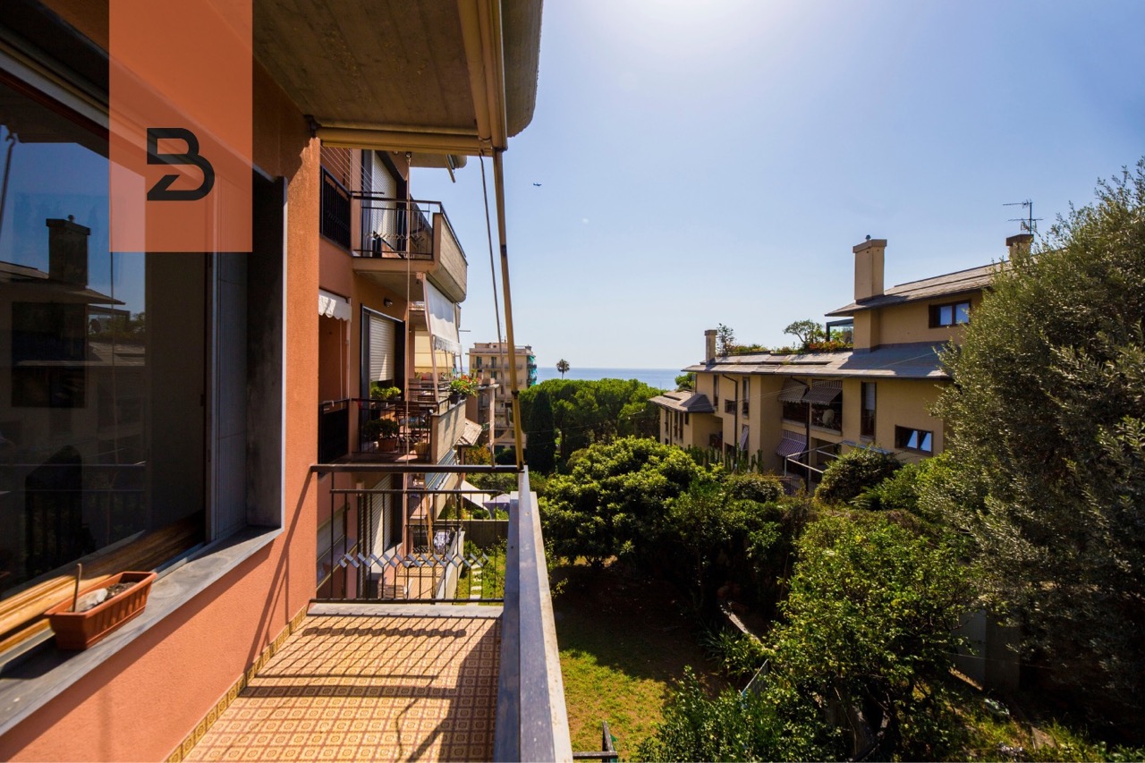 Annunci prima pagina e ultima – 8 Quinto – Ampie balconate, vista mare, box e cantina