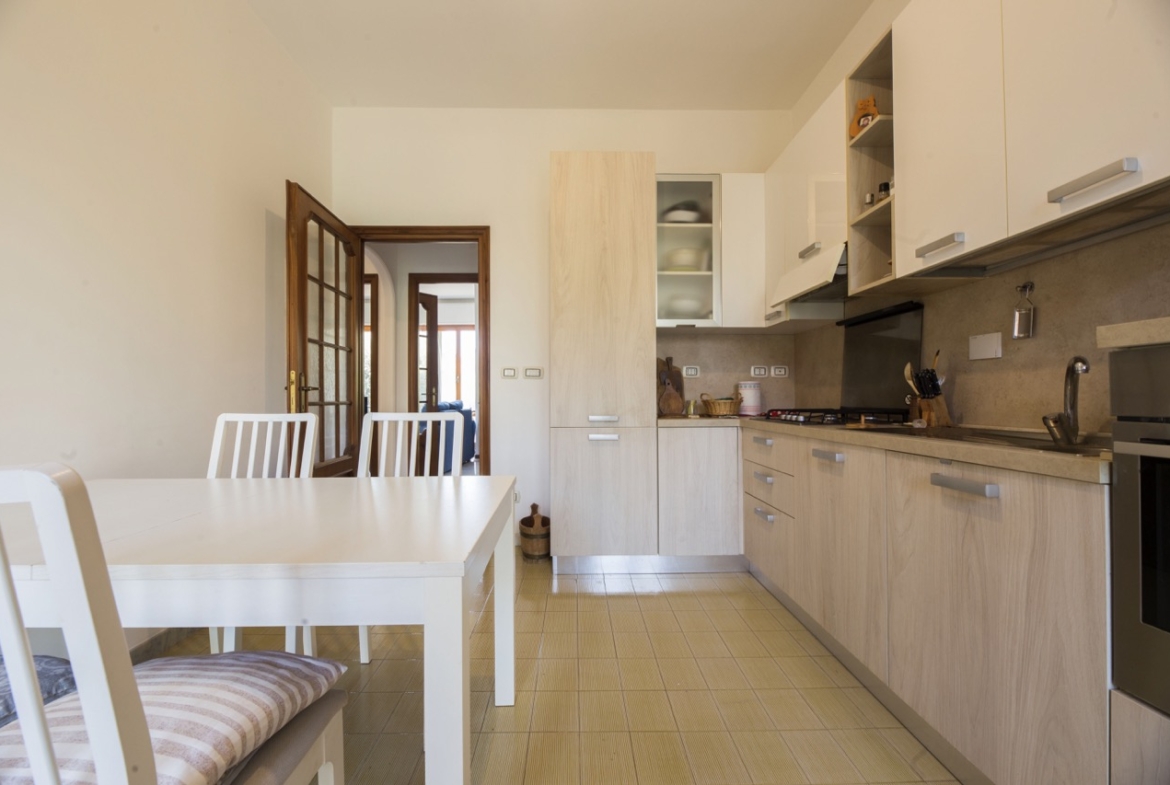 Quinto – Ampie balconate, vista mare, box e cantina