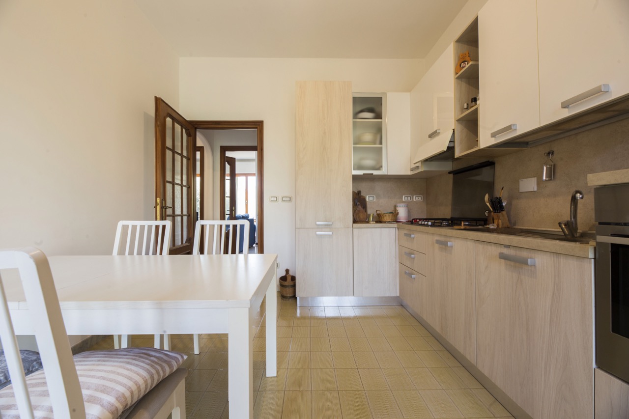 IMG_6069 Large Quinto – Ampie balconate, vista mare, box e cantina