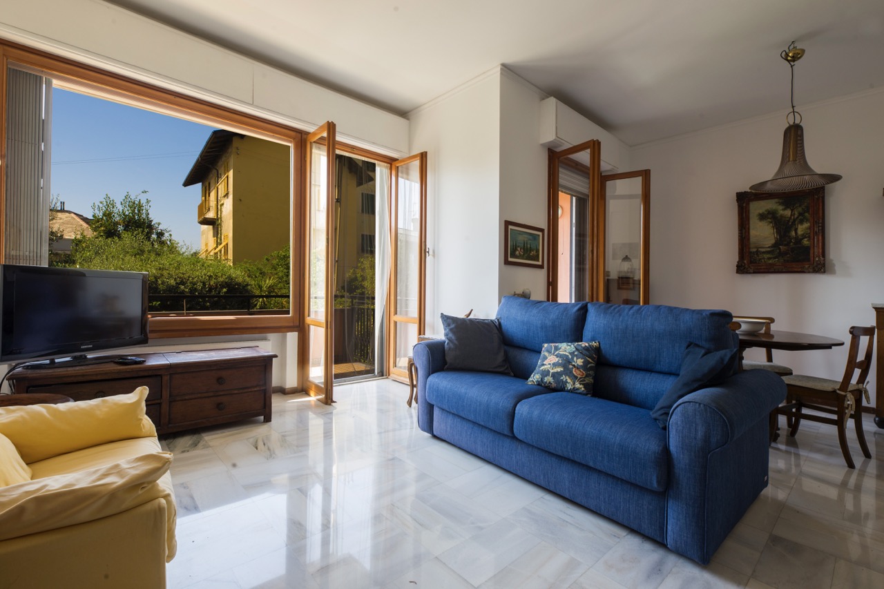 IMG_6107 copy Large Quinto – Ampie balconate, vista mare, box e cantina